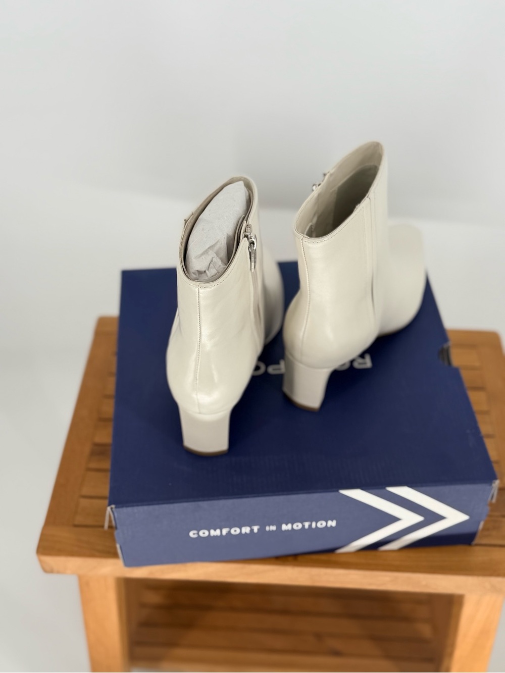 New Rockport Marisa Booties cream leather size 7 - Picture 3 of 4